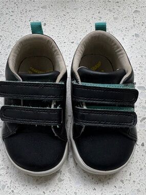 Ten Little toddler sneakers - size 5